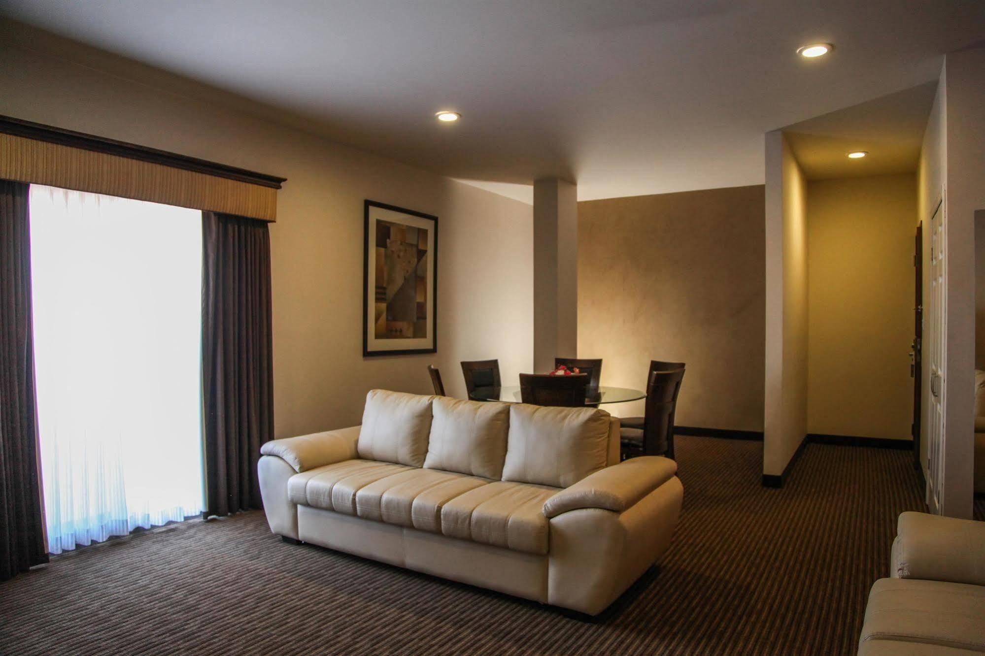 Best Western Plus La Mina Parral Pokój zdjęcie